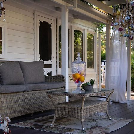 Villa Wisteria Hysteria à Hepburn Springs Extérieur photo